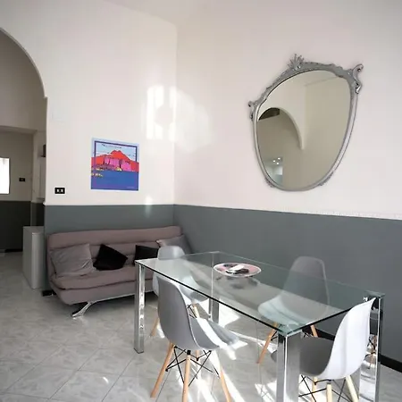 Apartment Market House