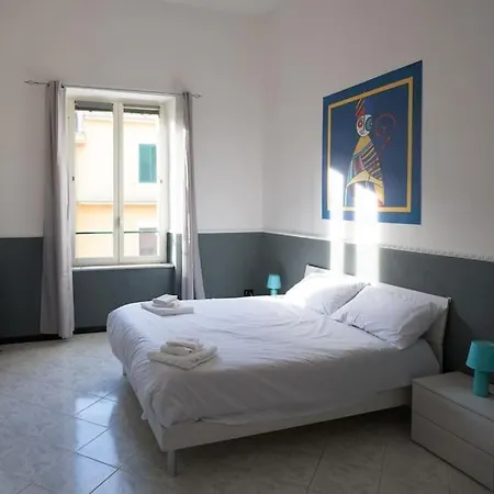 Market House Apartment