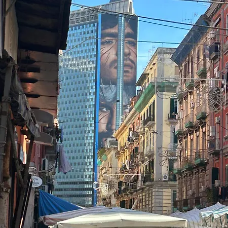 Market House * Napoli